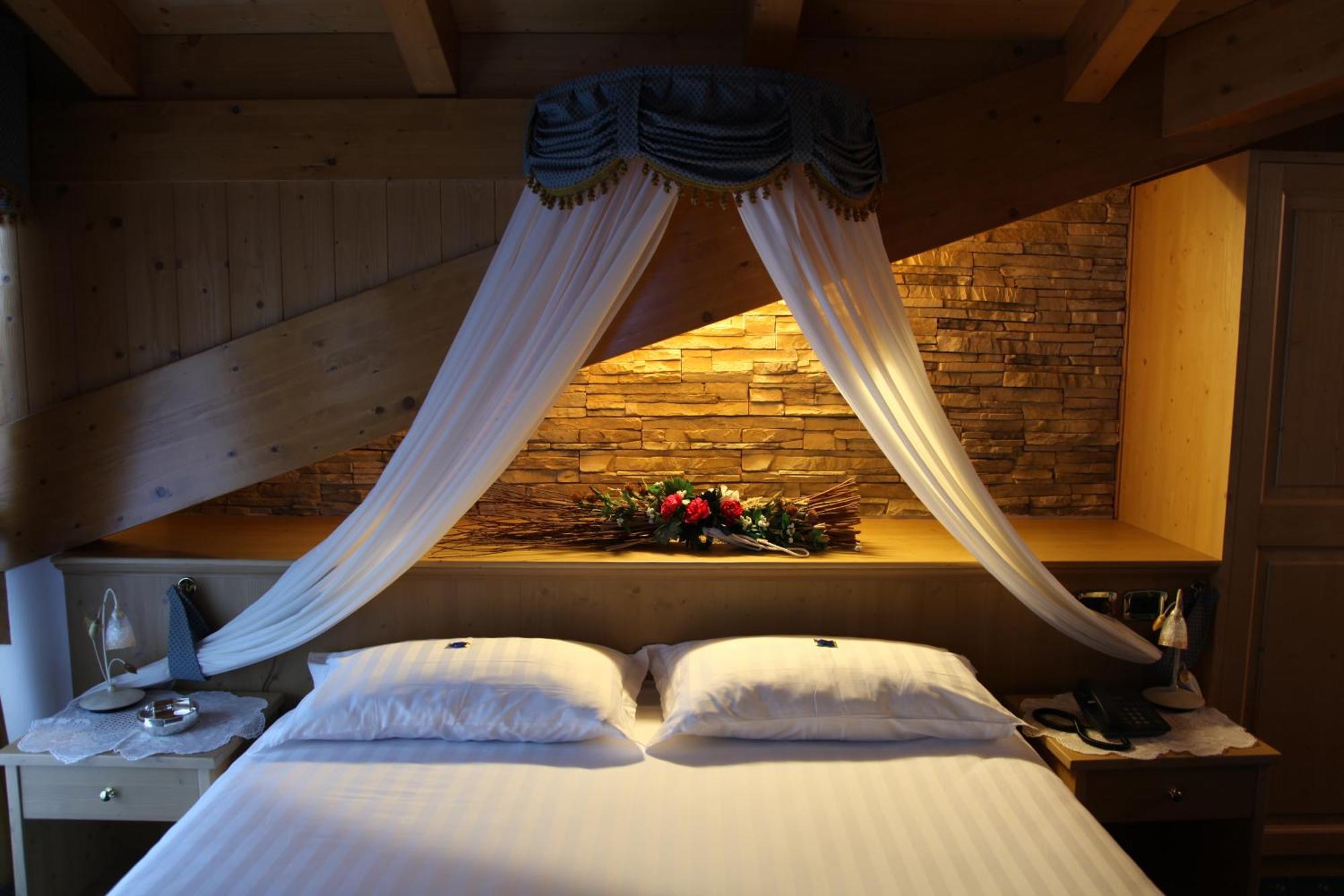 Hotel Gran Vacanze Rooms & Apartments Dimaro Eksteriør bilde